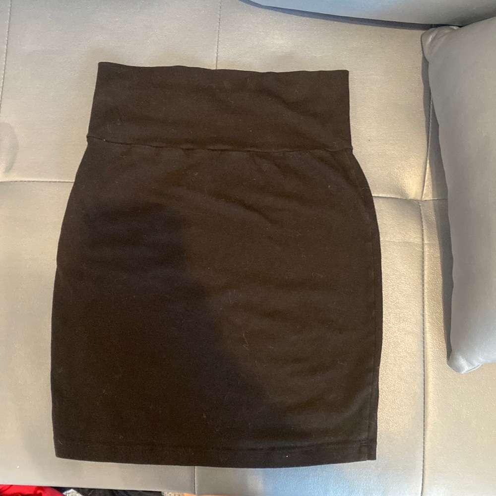 black mini skirt